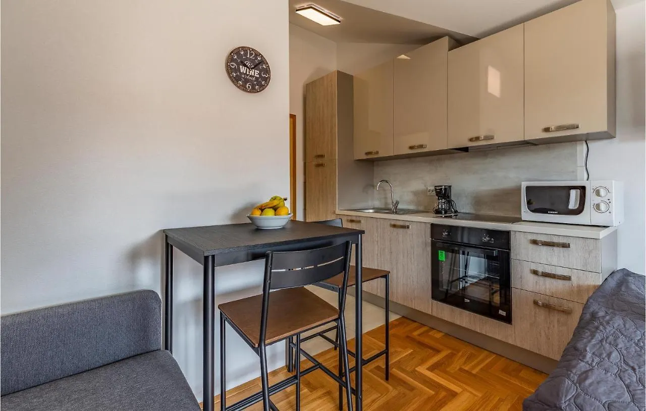Gorgeous Apartment In Medulin With Kitchen Croatia