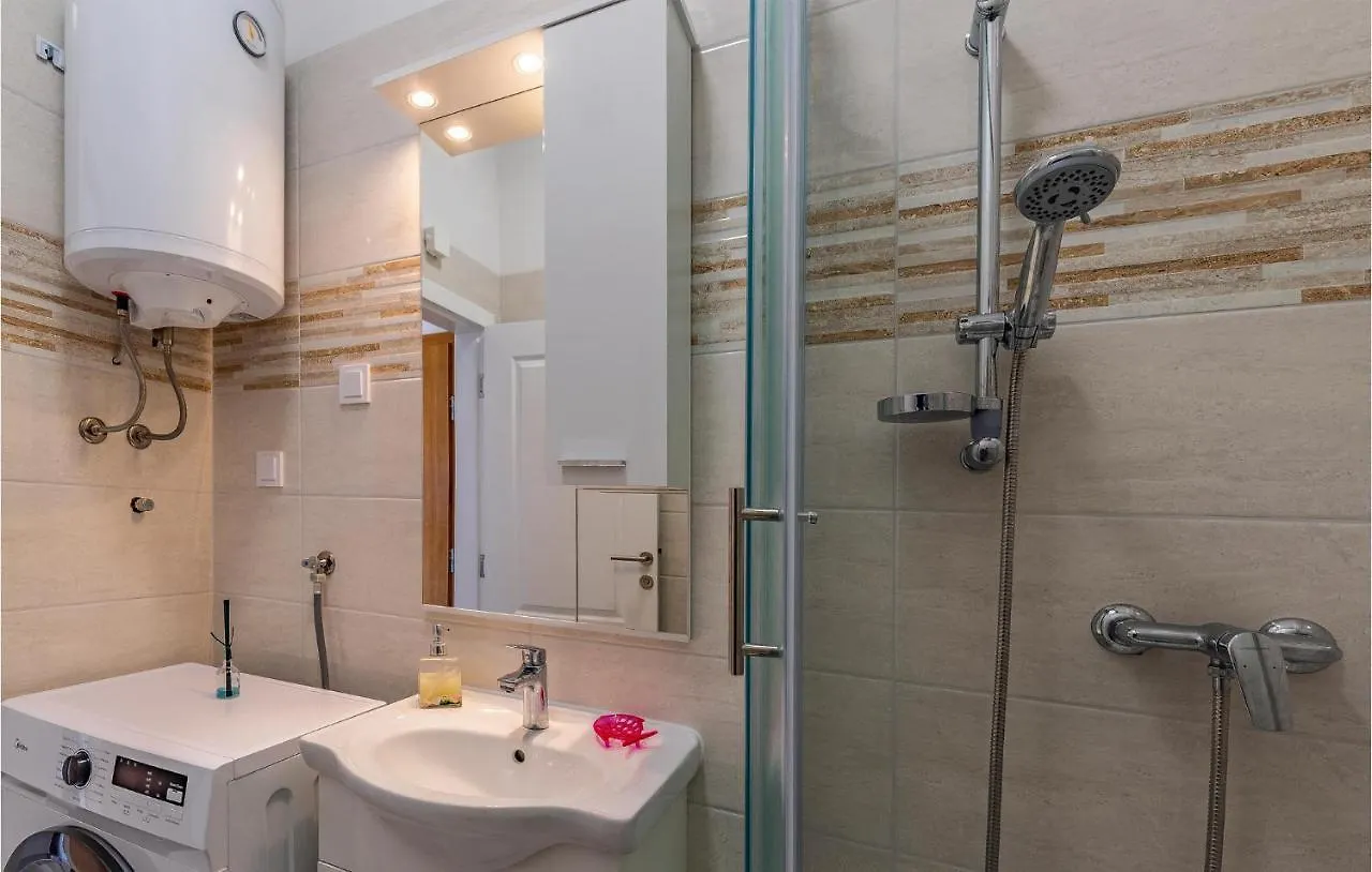 Gorgeous Apartment In Medulin With Kitchen