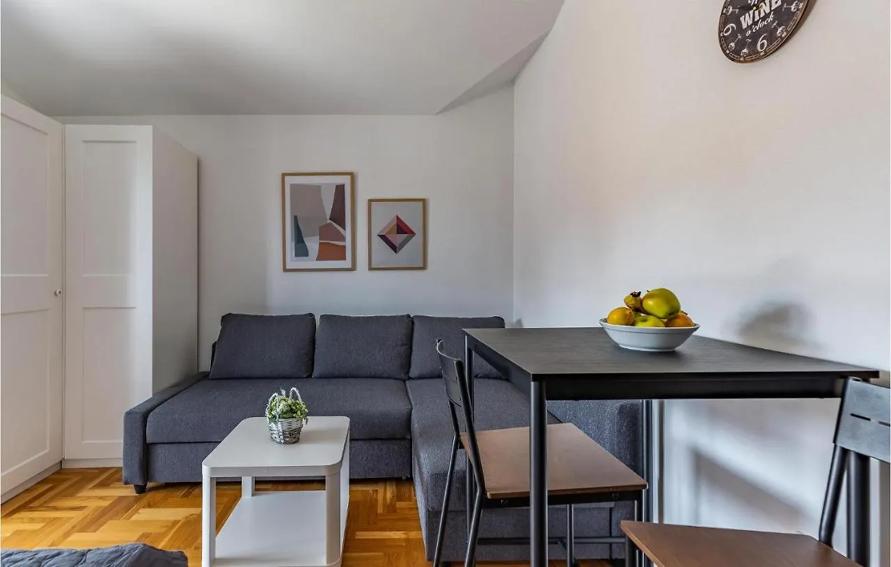 Gorgeous Apartment In Medulin With Kitchen Croatia