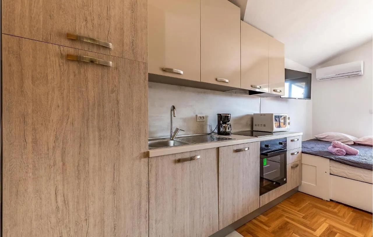 Gorgeous Apartment In Medulin With Kitchen 0*,  Croatia