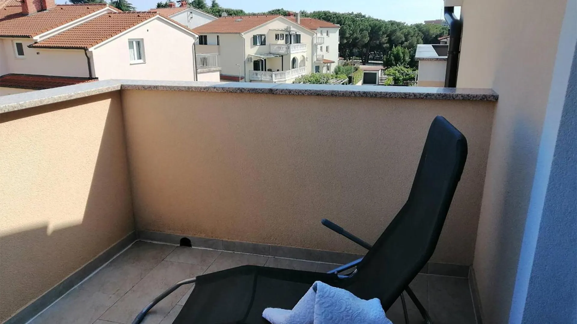 Gorgeous Apartment In Medulin With Kitchen
