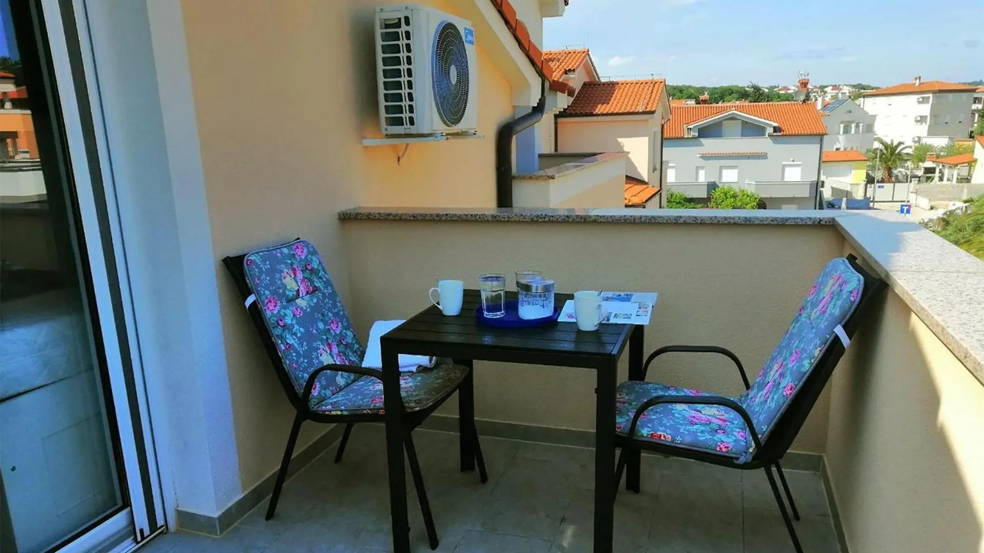 Gorgeous Apartment In Medulin With Kitchen